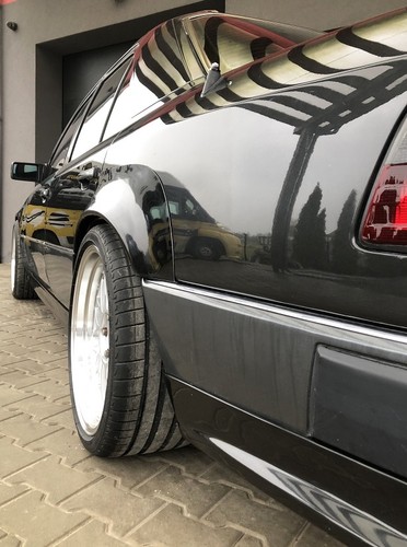 Mercedes w124 rear fender - mercedes,