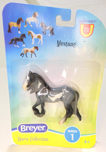 Breyer new mustang 6920 - mustang,