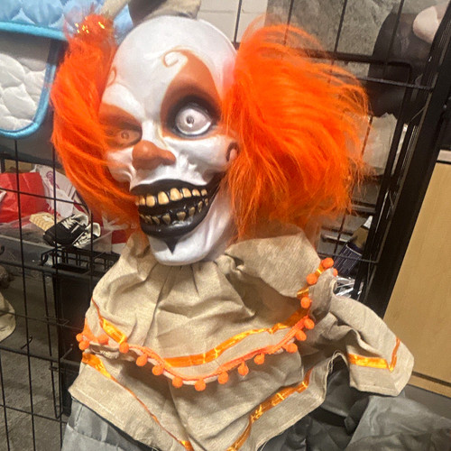 Creepy clown full animatronic - clown,