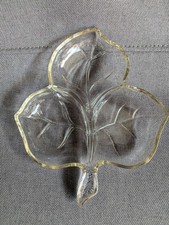 Vintage 3 Leaf Pattern Divided