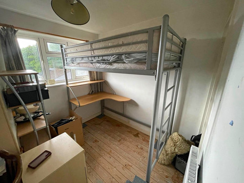 Bunkbed with desk