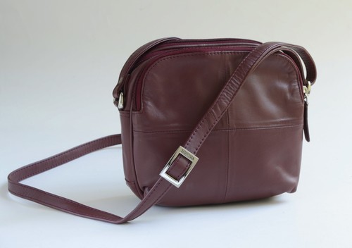 Dark red burgundy - dark,