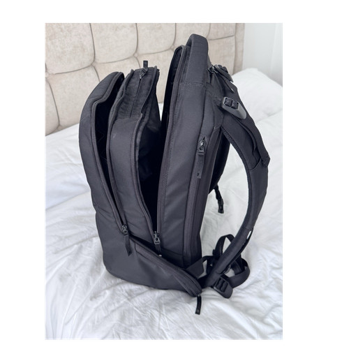 Incase black laptop - incase, backpack