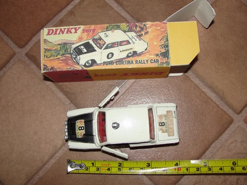 Dinky toys 212 ford - 212, cortina