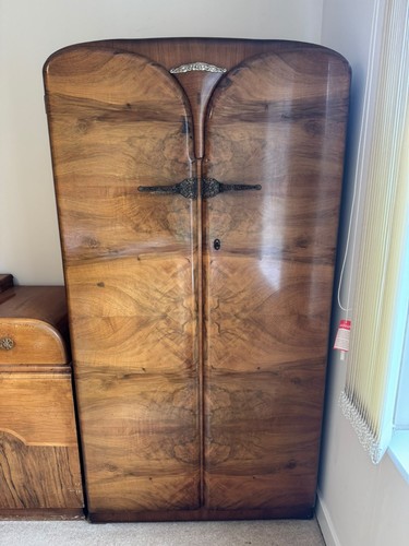 Supersuite figured walnut - figured,
