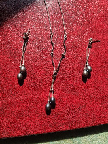 Dark pearl necklace with - dark,
