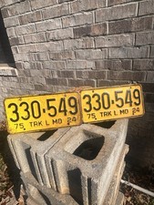 VINTAGE SET 1975 Missouri Truck License Plates. Nostalgic Collectible Patina