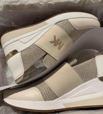 Ladies Size 8 Michael Kors