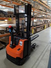 2022 BT (TOYOTA) SWE120L 1200kg ELECTRIC PALLET STACKER FORKLIFT 16hrs of use 