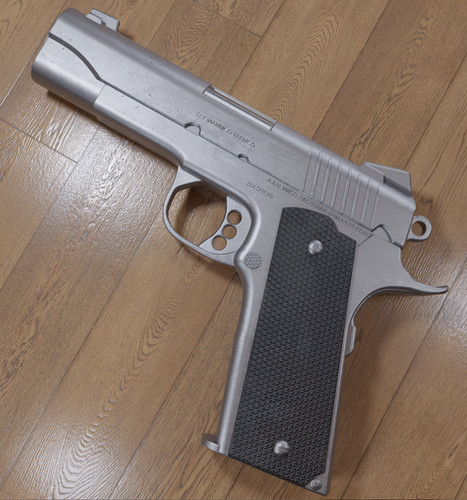 Colt 1911 commander 1 - 1911,
