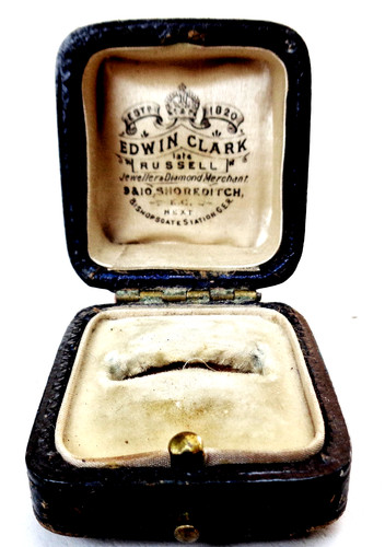 Antique hard body ring box - hard,