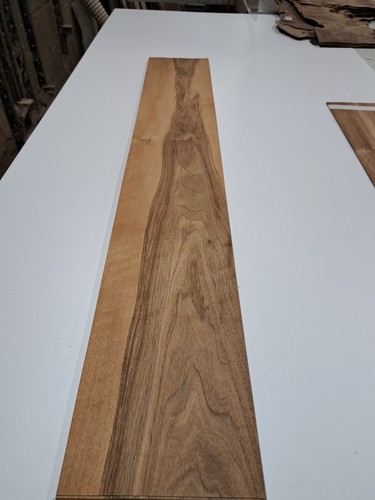 European walnut veneer 1 - walnut,