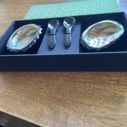 Oyster shell serving set - set, in