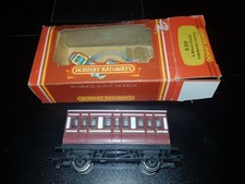 OO Gauge HORNBY R219 4 WHEELED COACH CALEDONIAN MAROON/WHITE #12 BOXED