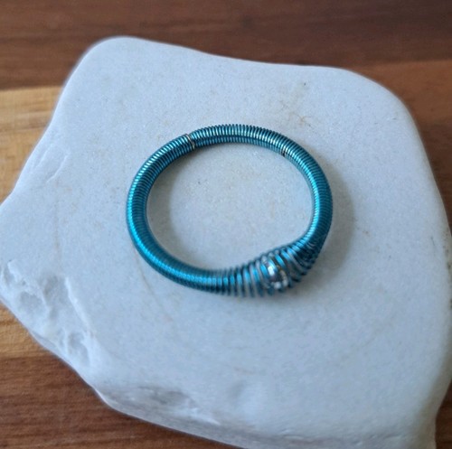 Bright blue wire stretch - blue,