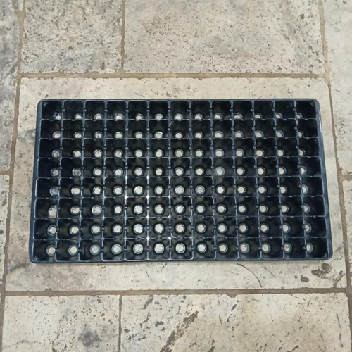 Plastic modular 104 cell - plastic, plug