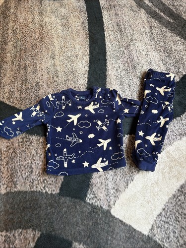 Months pyjamas - 6-9,