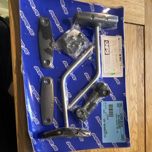 Mra windscreen mounting kit - windscreen,