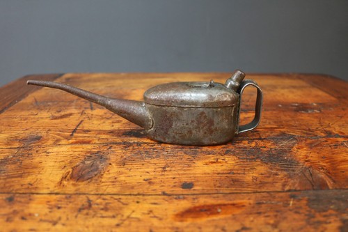 Vintage oil can miniature live - miniature,