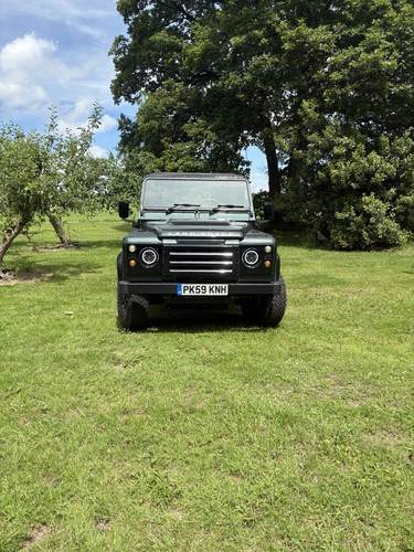 Land rover defender low - land,