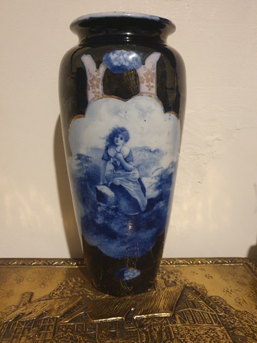 Gorgeous vintage large vase - gorgeous,