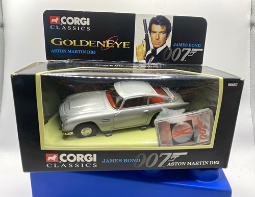 Corgi classics james bond 007 - classics,