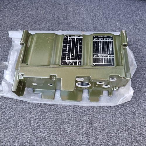Rare vintage army radio - vintage,