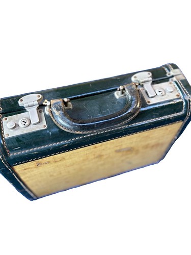 Vintage small cabin hard - small,