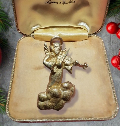 Vintage xmas brooch angel - brooch, with
