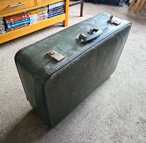 Vintage retro green hard sided - vintage/retro,