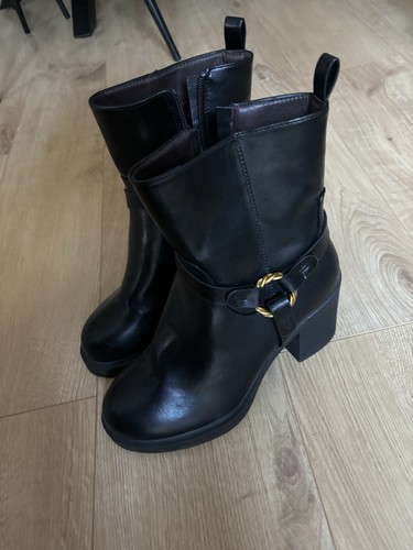 New river island - island, black