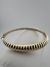 New Women’s 9ct Yellow Gold