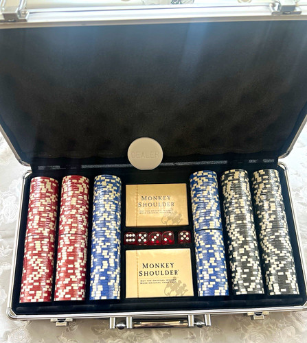 Monkey shoulder poker set with - shoulder,