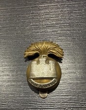 Original WW1/WW2 Inniskilling Fusiliers Cap Badge BL