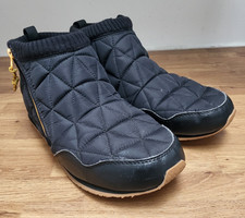 Mens UK9 Teva Ember Mid Boots Quilted Zip Up Black 1103234