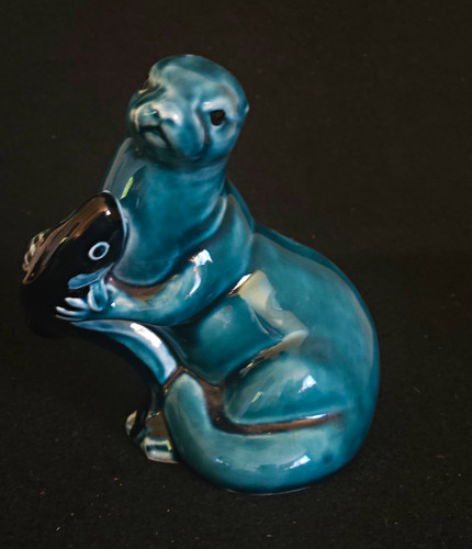 Vintage poole pottery otter - poole,