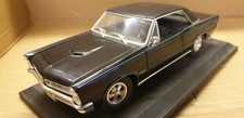 1:18 Maisto RARE 1965 Pontiac