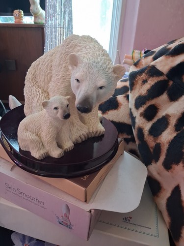 Polar bear and cub - polar,