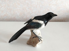Beswick bird magpie - magpie,