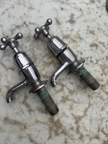 Vintage basin pillar - basin, taps