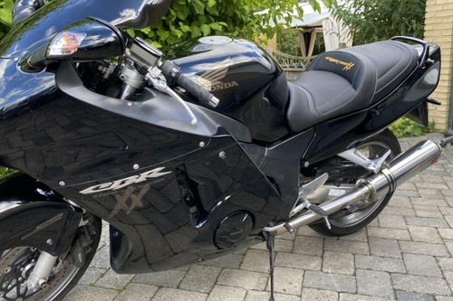 Honda cbr1100xx blackbird top - blackbird,