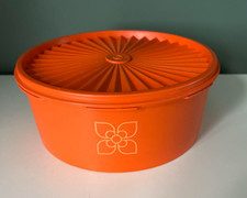 VINTAGE TUPPERWARE HARVEST ORANGE SUNBURST ROUND STORAGE CONTAINER