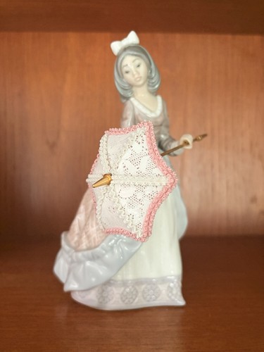 Lladro porcelain figurine girl - lladro,