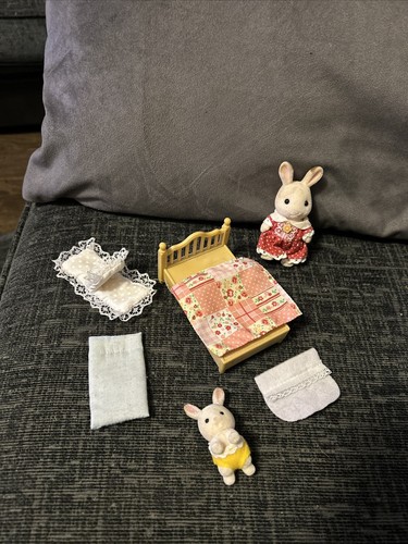 Sylvanian families bundle bed - families,