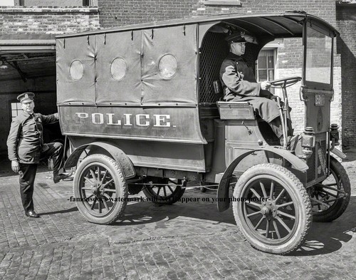 1910 police paddy wagon - police,