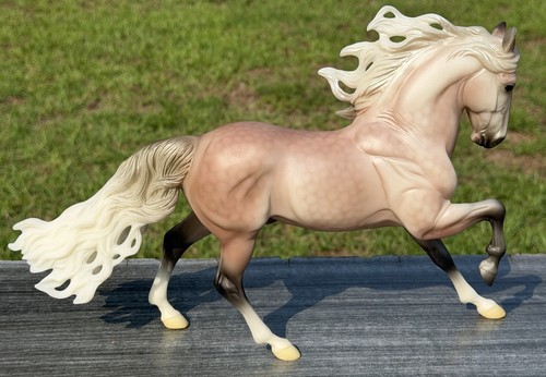 Breyer rose grey hero - breyer,
