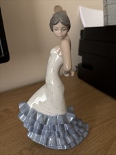 Nao LLADRO Porcelain Figurines