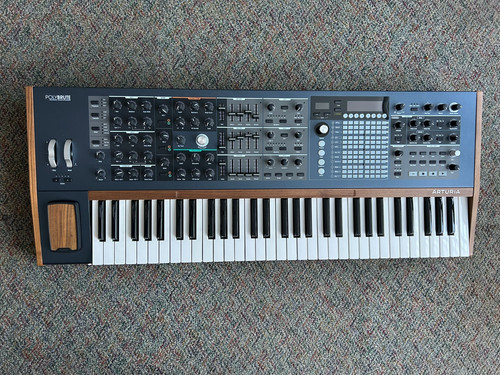 Arturia polybrute analogue - polybrute,