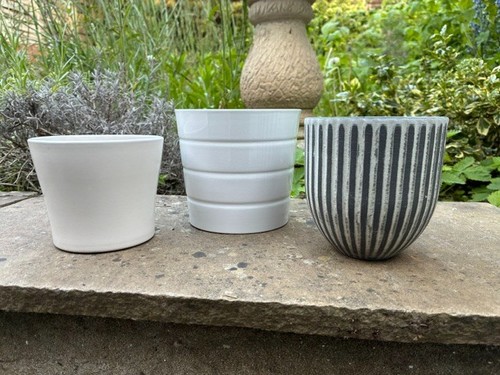 Three ceramic plant pots 2x - pots, (2x
