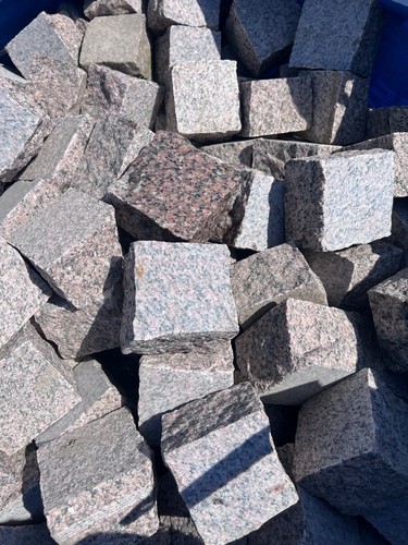 Pink granite sett cobble - pink,